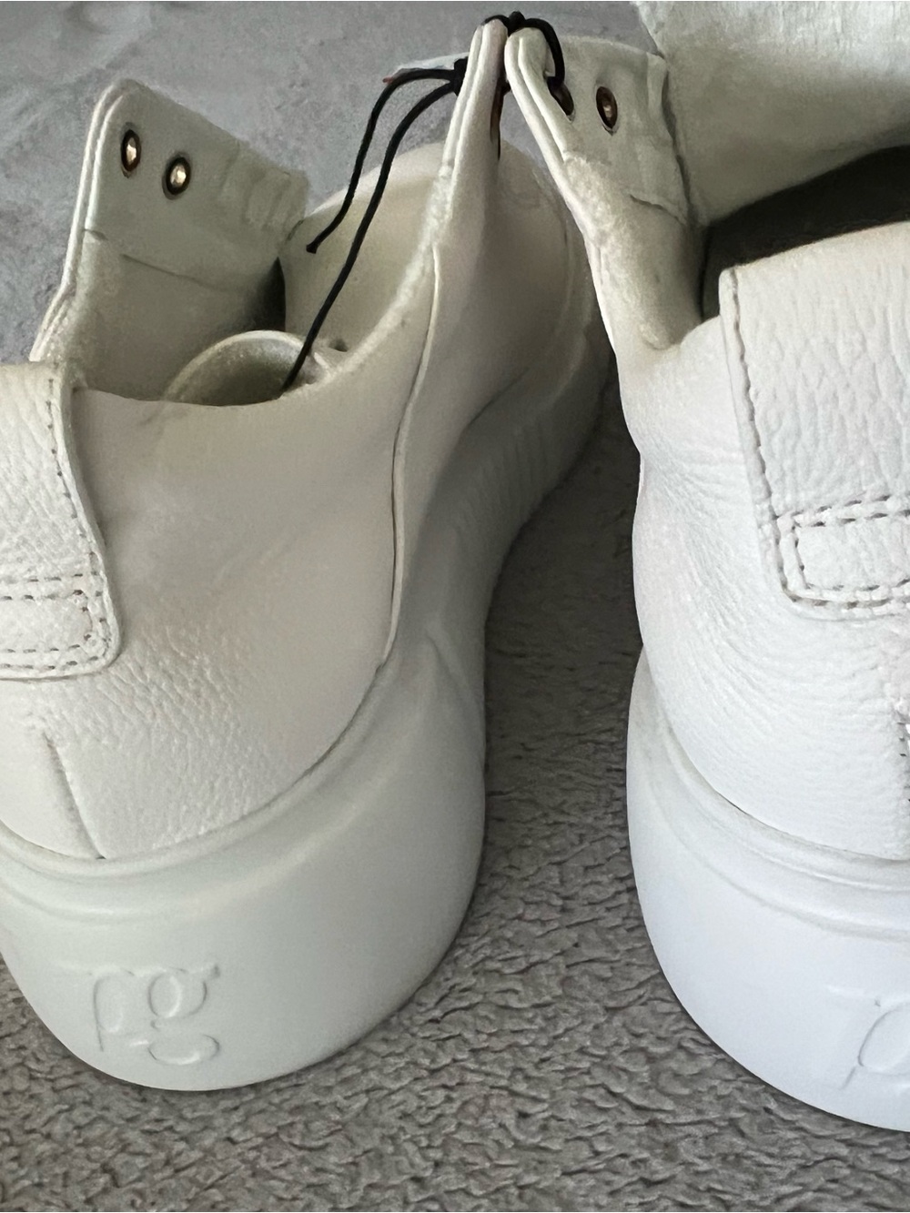 Paul Green White Slip-On Leather Sneakers with Gold Logo - Picture 7 of 14